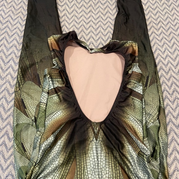 DanceInked Metamorphosis Sleeveless Circle Back Unitard –Child XL- Green (Moss) - Picture 10 of 10